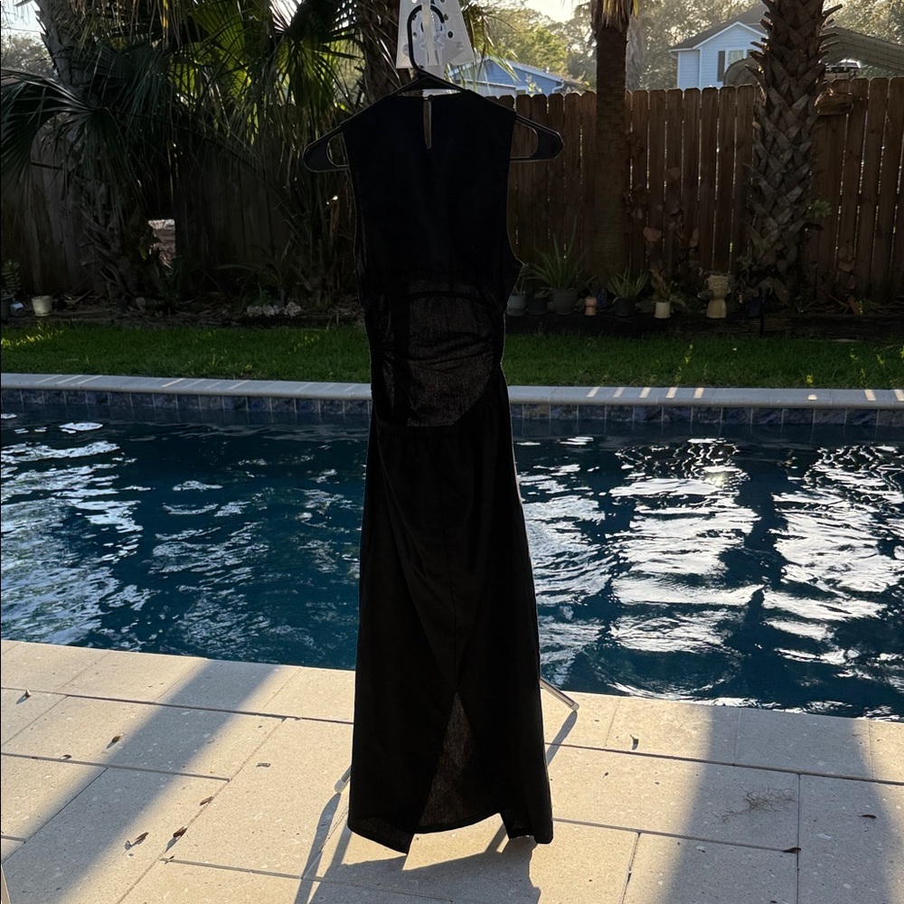 Sleeveless Black Maxi Dress - Picture 3 of 8
